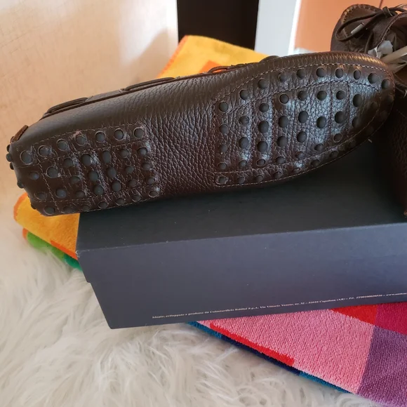 Elegant Women's Brown Leather Moccasins - Picture 4 of 6